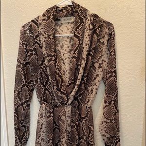 Printed long sleeve dress size small